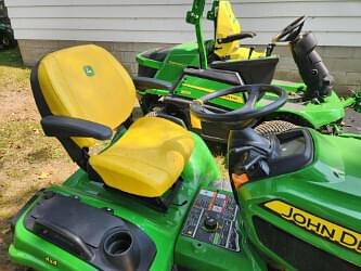 Image of John Deere X738 equipment image 3