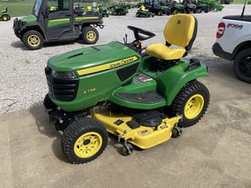 Main image John Deere X738