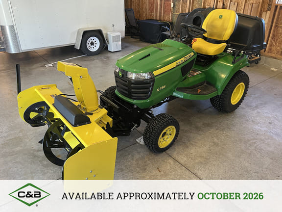 2021 John Deere X738 Equipment Image0