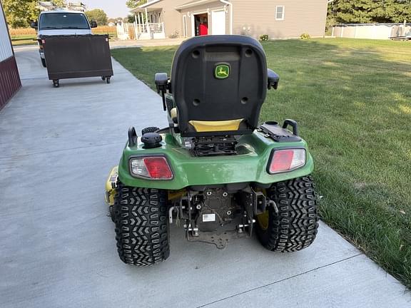 Image of John Deere X738 equipment image 1