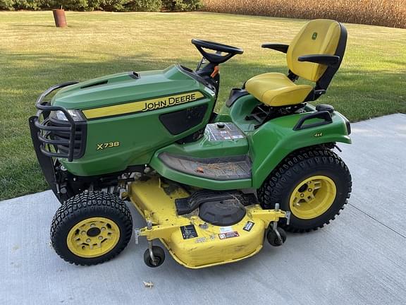 Image of John Deere X738 Primary image