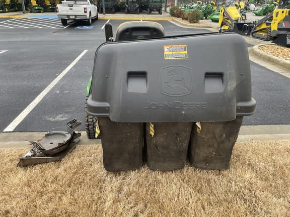 Image of John Deere X738 equipment image 2