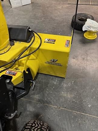 Image of John Deere X738 equipment image 1