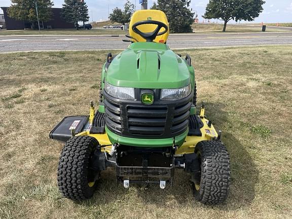 Image of John Deere X738 equipment image 1