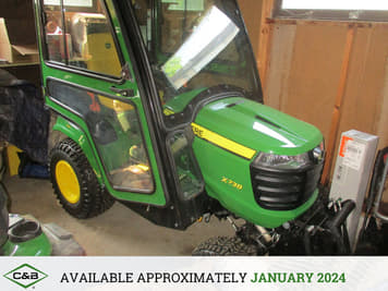 Main image John Deere X738