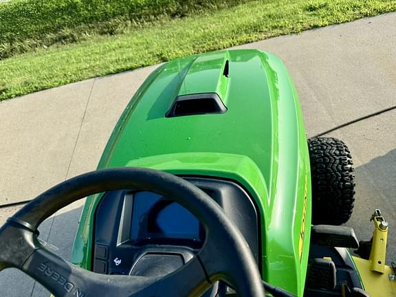 Image of John Deere X739 equipment image 4