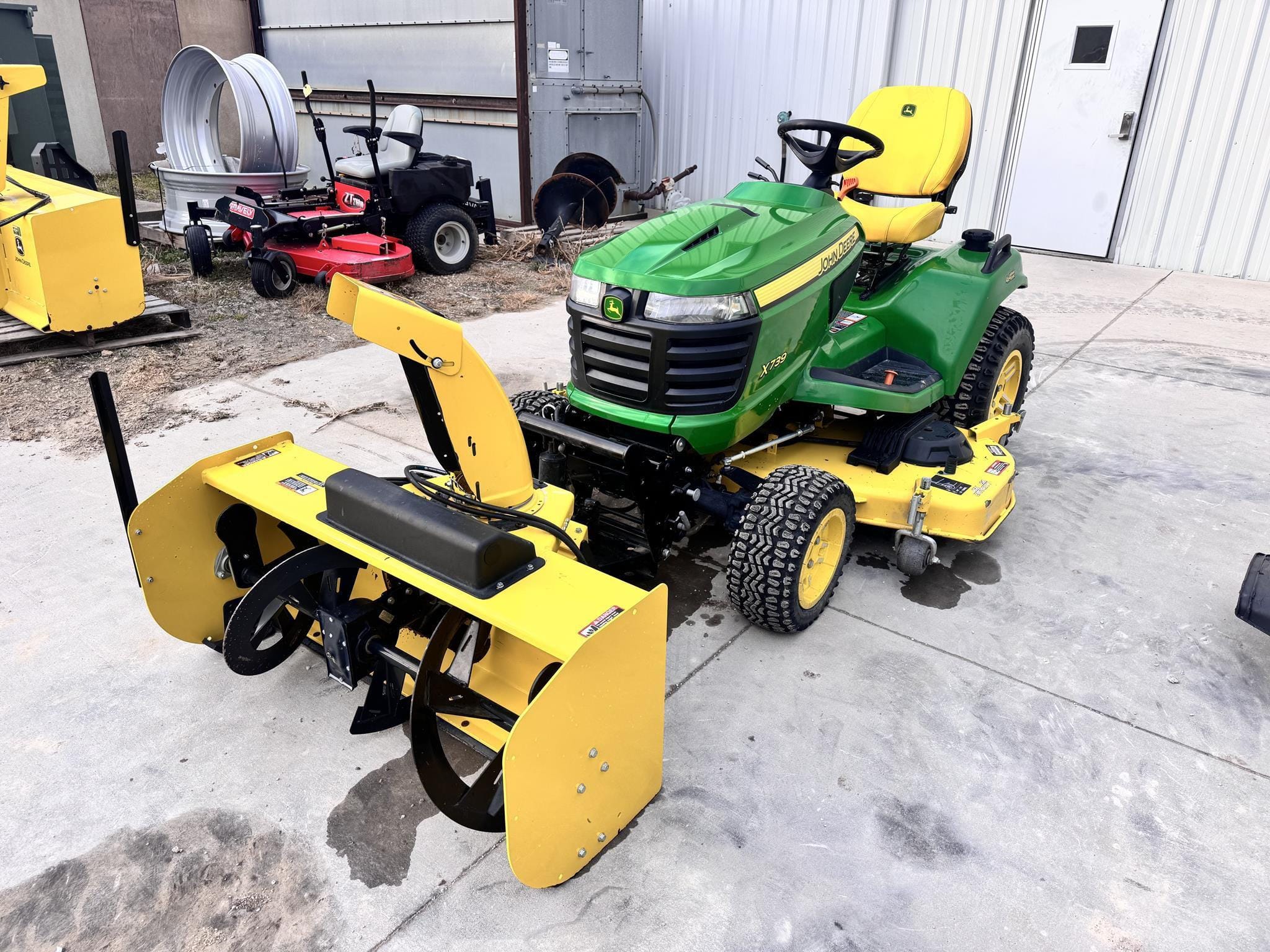 2021 John Deere X739 Equipment Image0