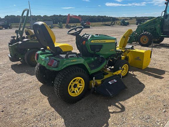 Image of John Deere X739 equipment image 4