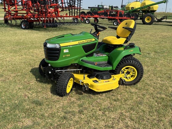 2021 John Deere X739 Equipment Image0