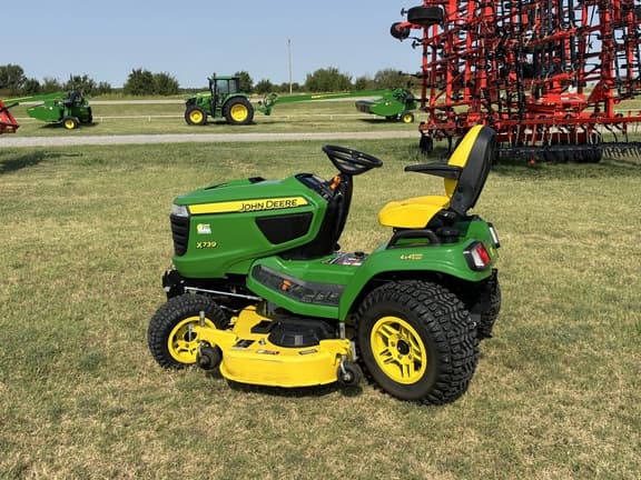 Image of John Deere X739 equipment image 1