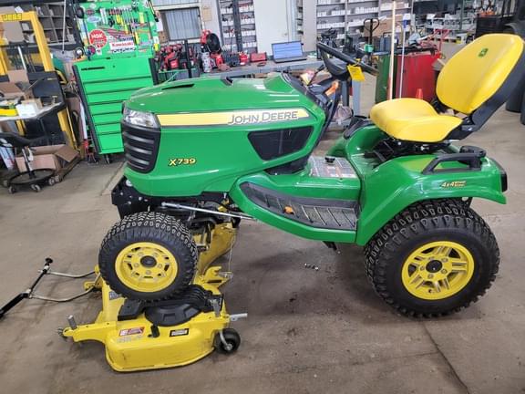 Image of John Deere X739 equipment image 1