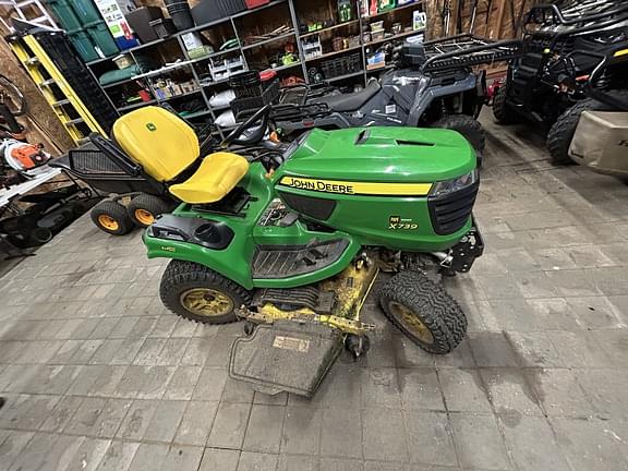 Image of John Deere X739 equipment image 4