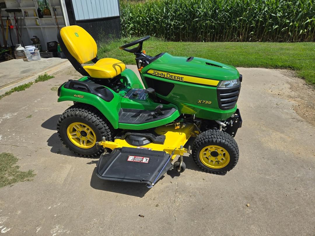 Image of John Deere X739 Primary image