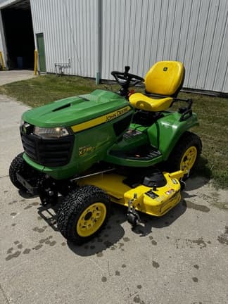 Image of John Deere X739 equipment image 1