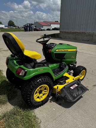 Image of John Deere X739 equipment image 3