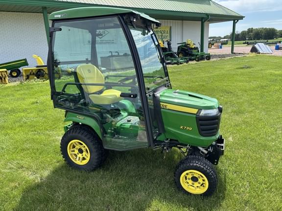 Image of John Deere X739 equipment image 1