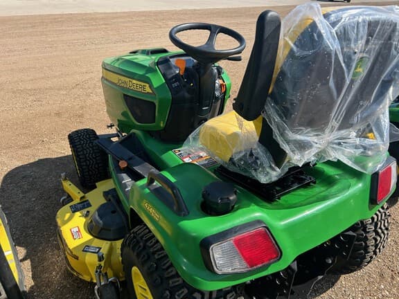 Image of John Deere X739 equipment image 3