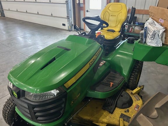 2021 John Deere X739 Equipment Image0