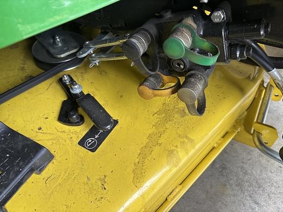 Image of John Deere X739 equipment image 3