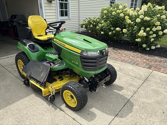 Image of John Deere X739 equipment image 1