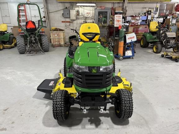 Image of John Deere X739 equipment image 1