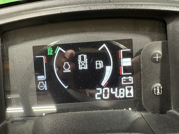 Image of John Deere X739 equipment image 2