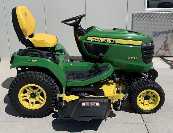 Image of John Deere X739 equipment image 1