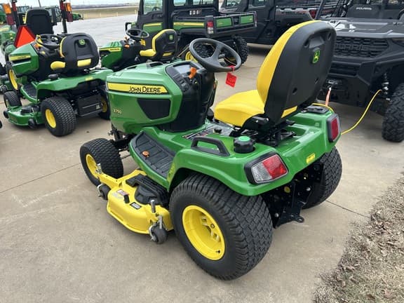 Image of John Deere X750 equipment image 3