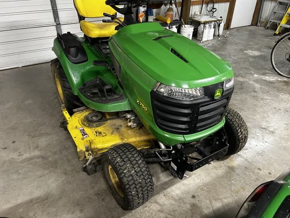 Image of John Deere X750 equipment image 2