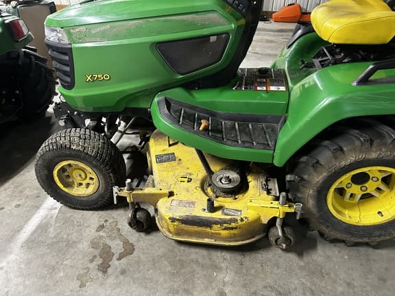 Image of John Deere X750 equipment image 4