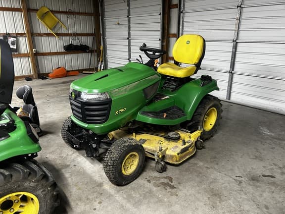 Image of John Deere X750 equipment image 1