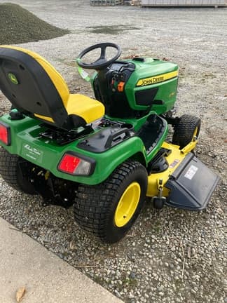 Image of John Deere X750 equipment image 3