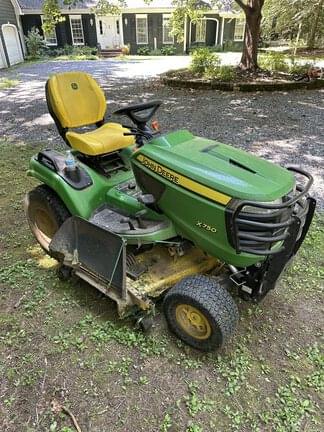 Image of John Deere X750 equipment image 3