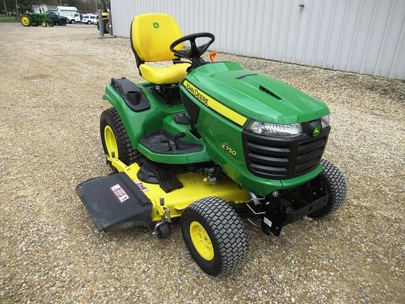 Image of John Deere X750 equipment image 3