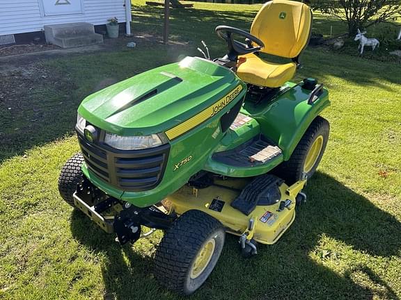 Image of John Deere X750 equipment image 4