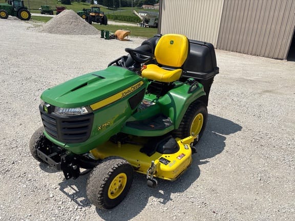2021 John Deere X750 Equipment Image0