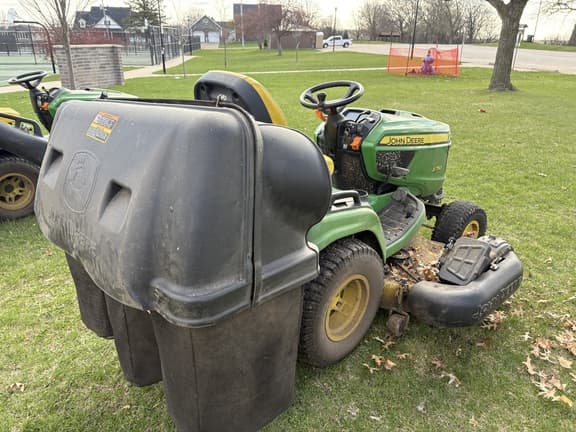 Image of John Deere X750 equipment image 4