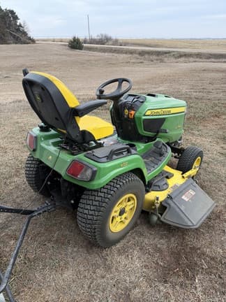 Image of John Deere X754 equipment image 2