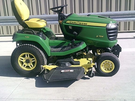 2021 John Deere X754 Equipment Image0