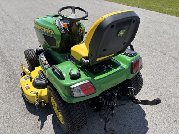 Image of John Deere X754 equipment image 4
