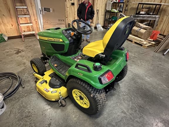 Image of John Deere X754 equipment image 3