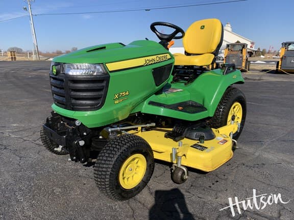 Image of John Deere X754 equipment image 3