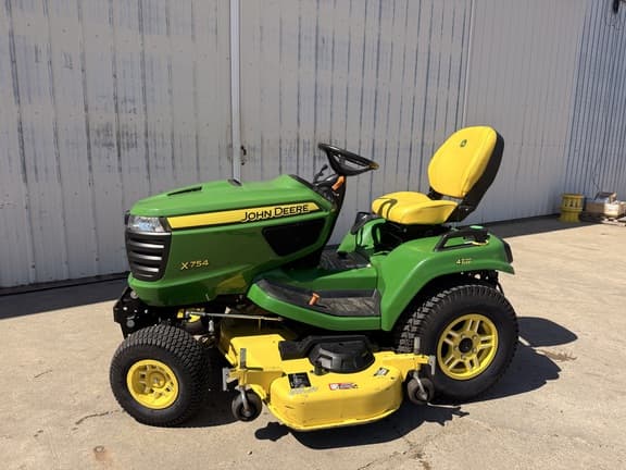 Image of John Deere X754 equipment image 2