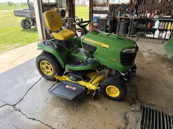 Image of John Deere X754 Primary image