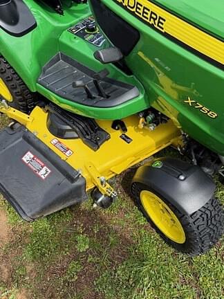 Image of John Deere X758 equipment image 3