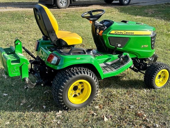 Image of John Deere X758 equipment image 2