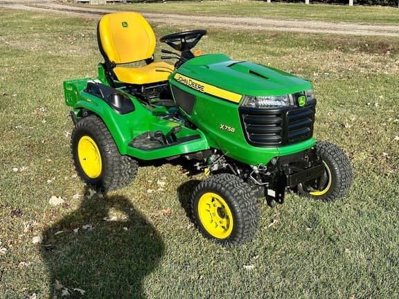 Image of John Deere X758 equipment image 1