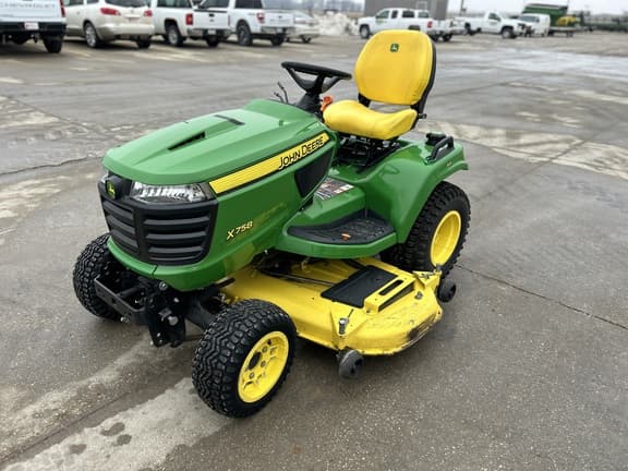 Image of John Deere X758 equipment image 1