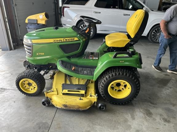 Image of John Deere X758 equipment image 1
