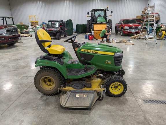 2021 John Deere X758 Equipment Image0